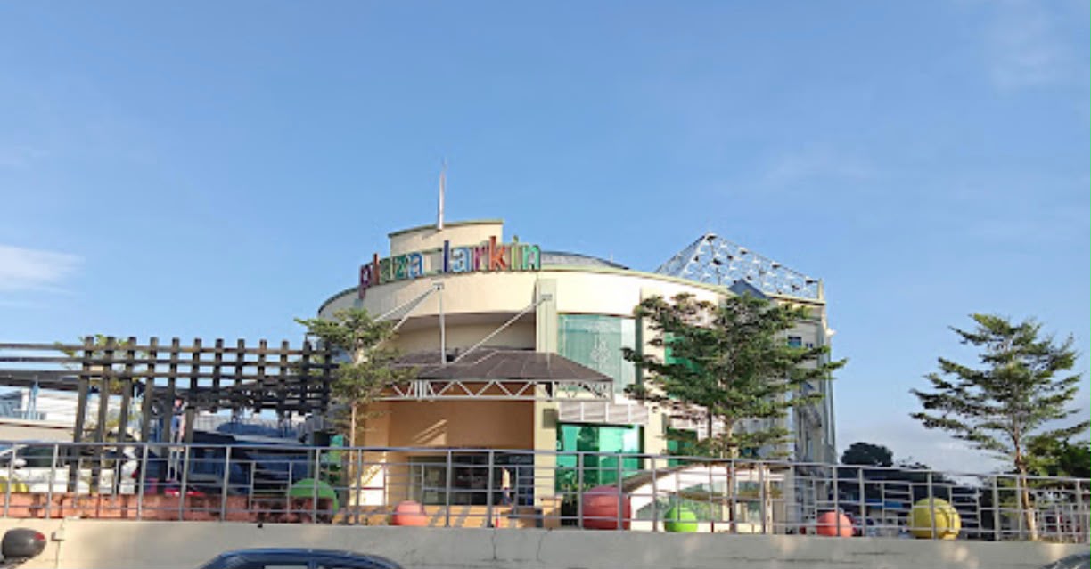 Plaza Larkin, Johor Bahru — Klinik Pergigian Irma Ariandi